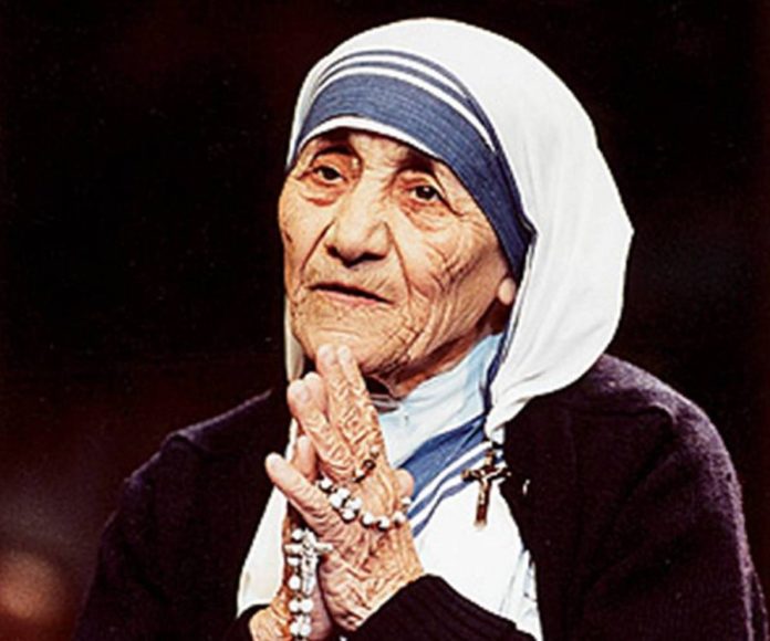 Mother Teresa Dress Up Games