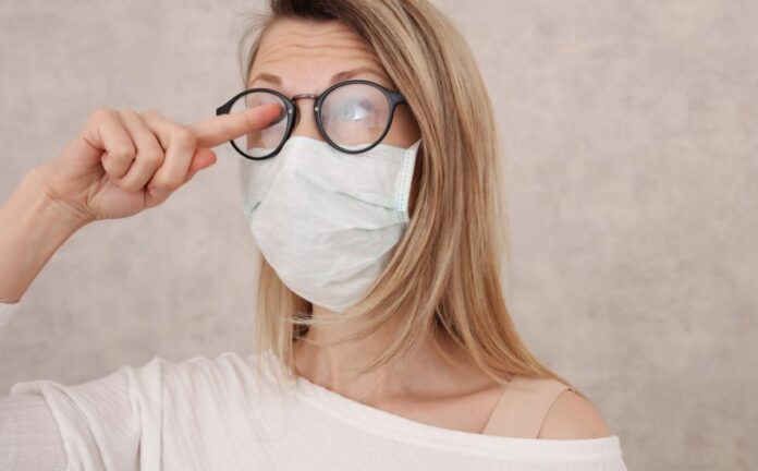 5 Tips To Keep Your Glasses From Fogging Up While Wearing a Mask