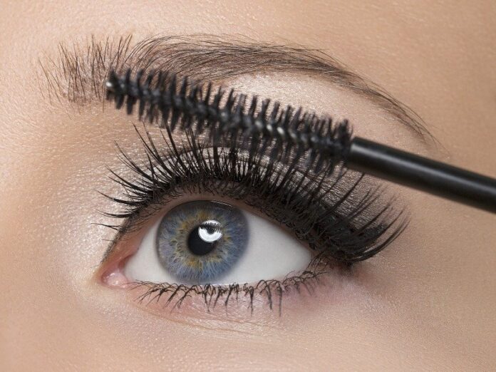 Some Tricks To Apply Mascara Perfectly